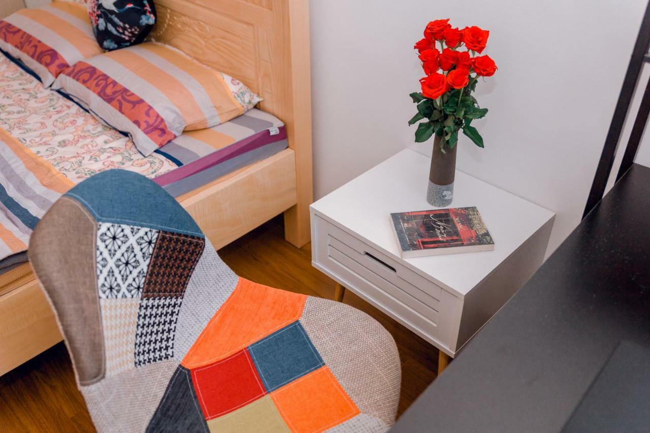 Adora Bui Vien Homestay Хошимин Экстерьер фото