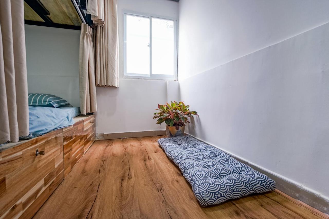 Adora Bui Vien Homestay Хошимин Экстерьер фото