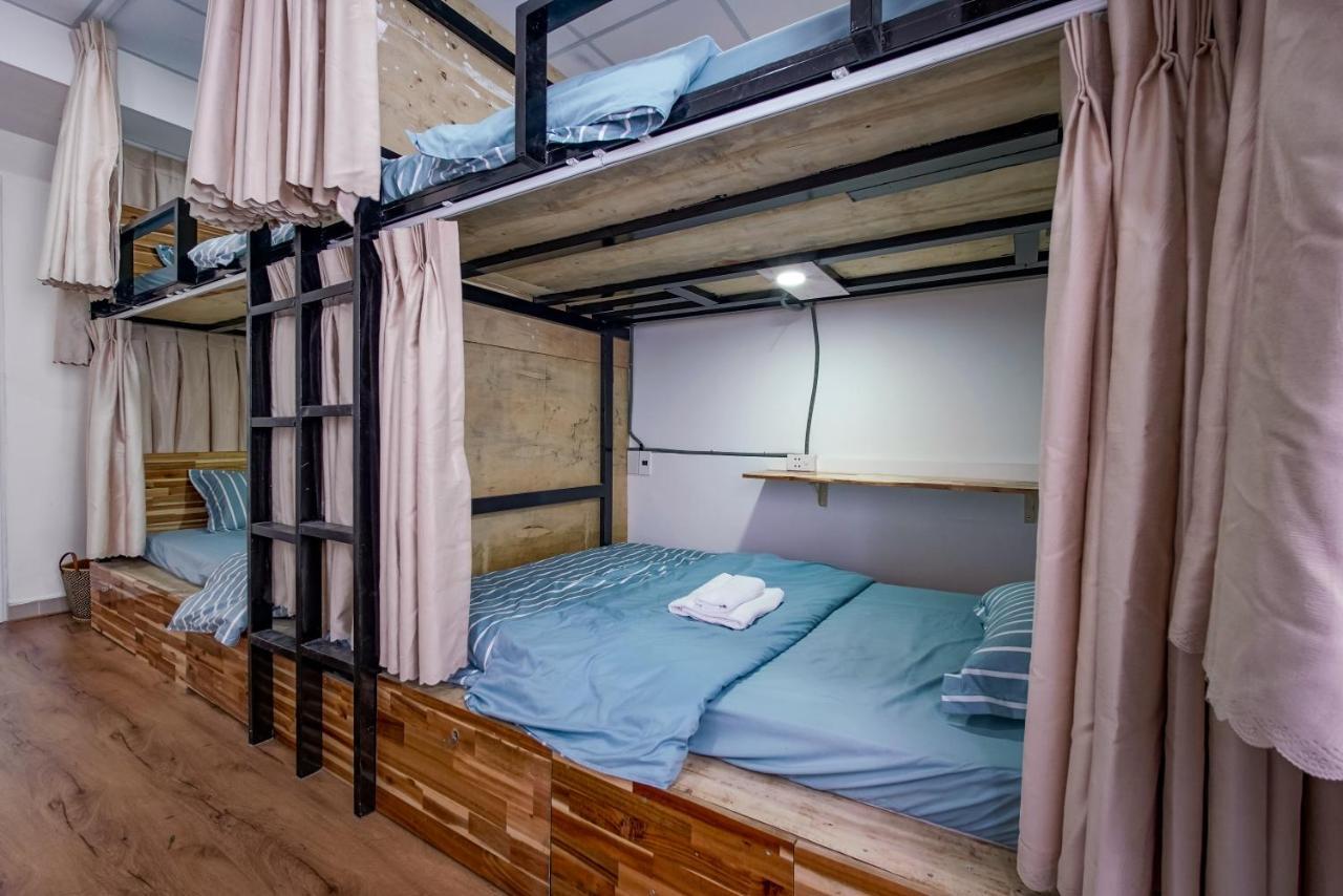 Adora Bui Vien Homestay Хошимин Экстерьер фото