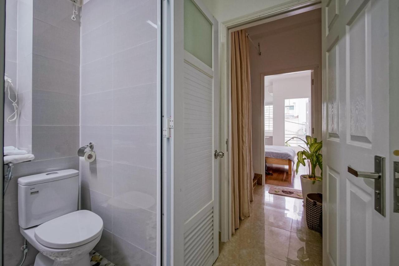 Adora Bui Vien Homestay Хошимин Экстерьер фото
